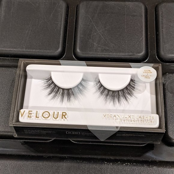Velour Vegan Lashes - Picture 1 of 4